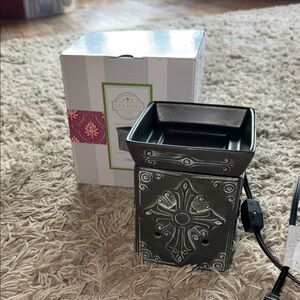 Scentsy Black Embossed Candle Warmer